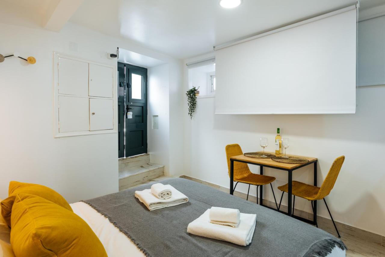 Cozy & Small Studio In The Center リスボン エクステリア 写真